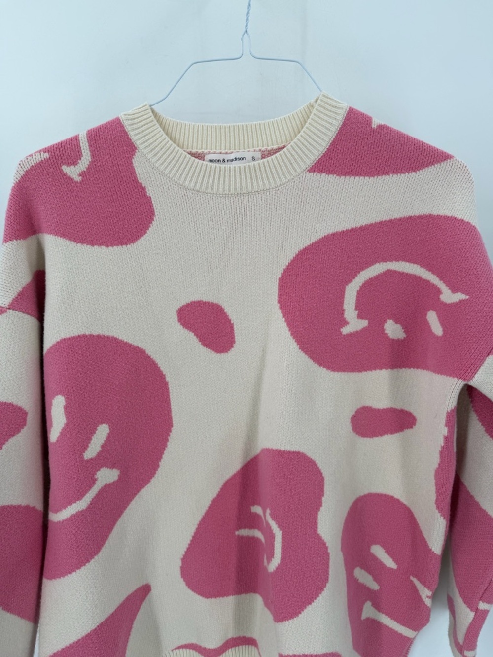 Anthropologie Moon & Madison Smiley Face Pullover Crewneck Novelty Comfy Sweater - Picture 4 of 8